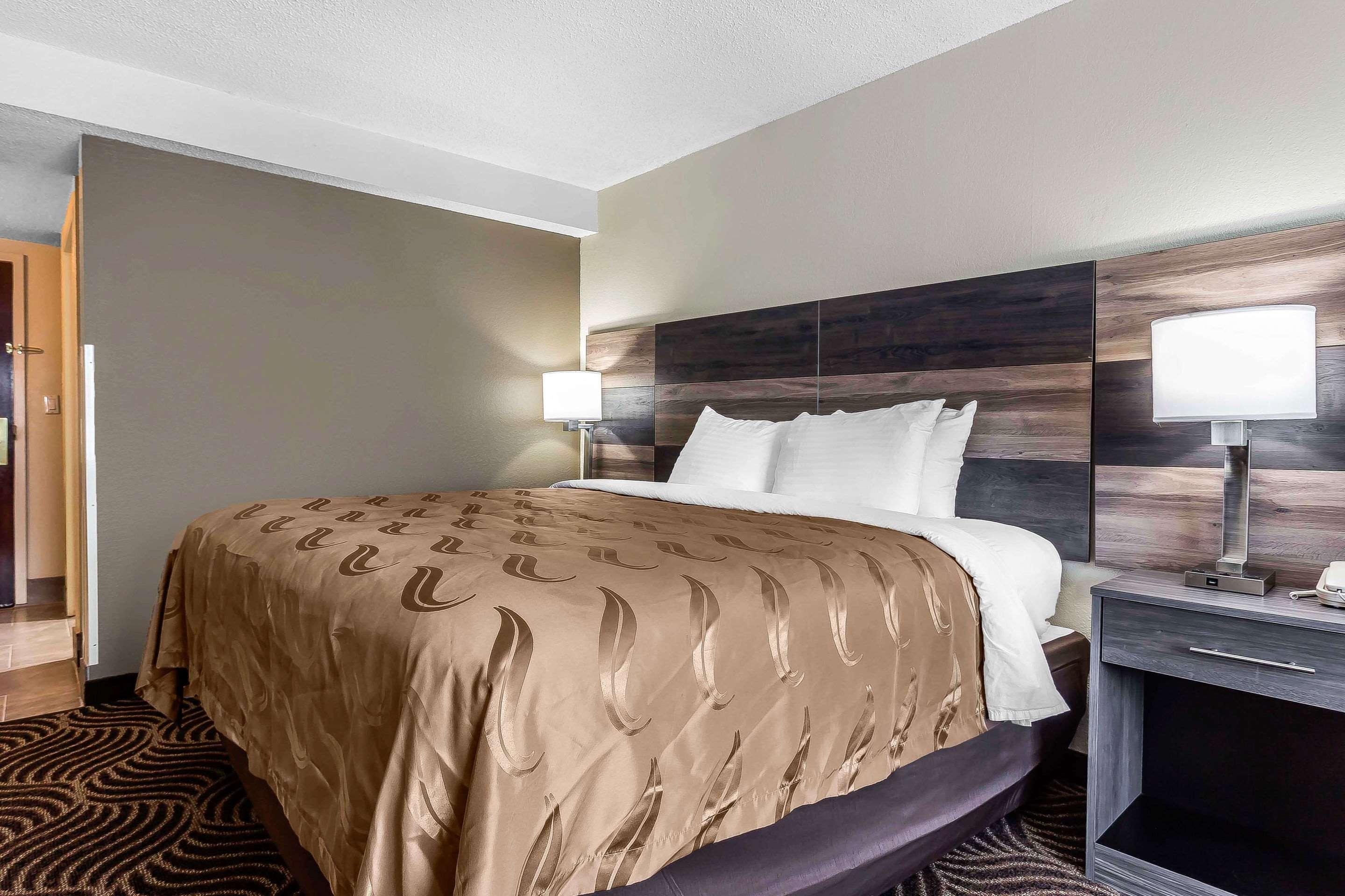Quality Inn & Suites Солсбері Екстер'єр фото