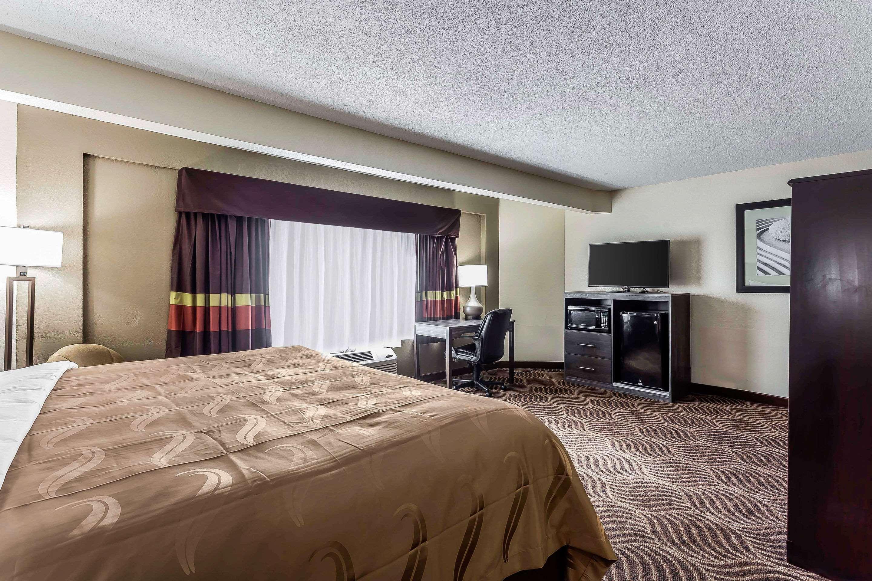 Quality Inn & Suites Солсбері Екстер'єр фото