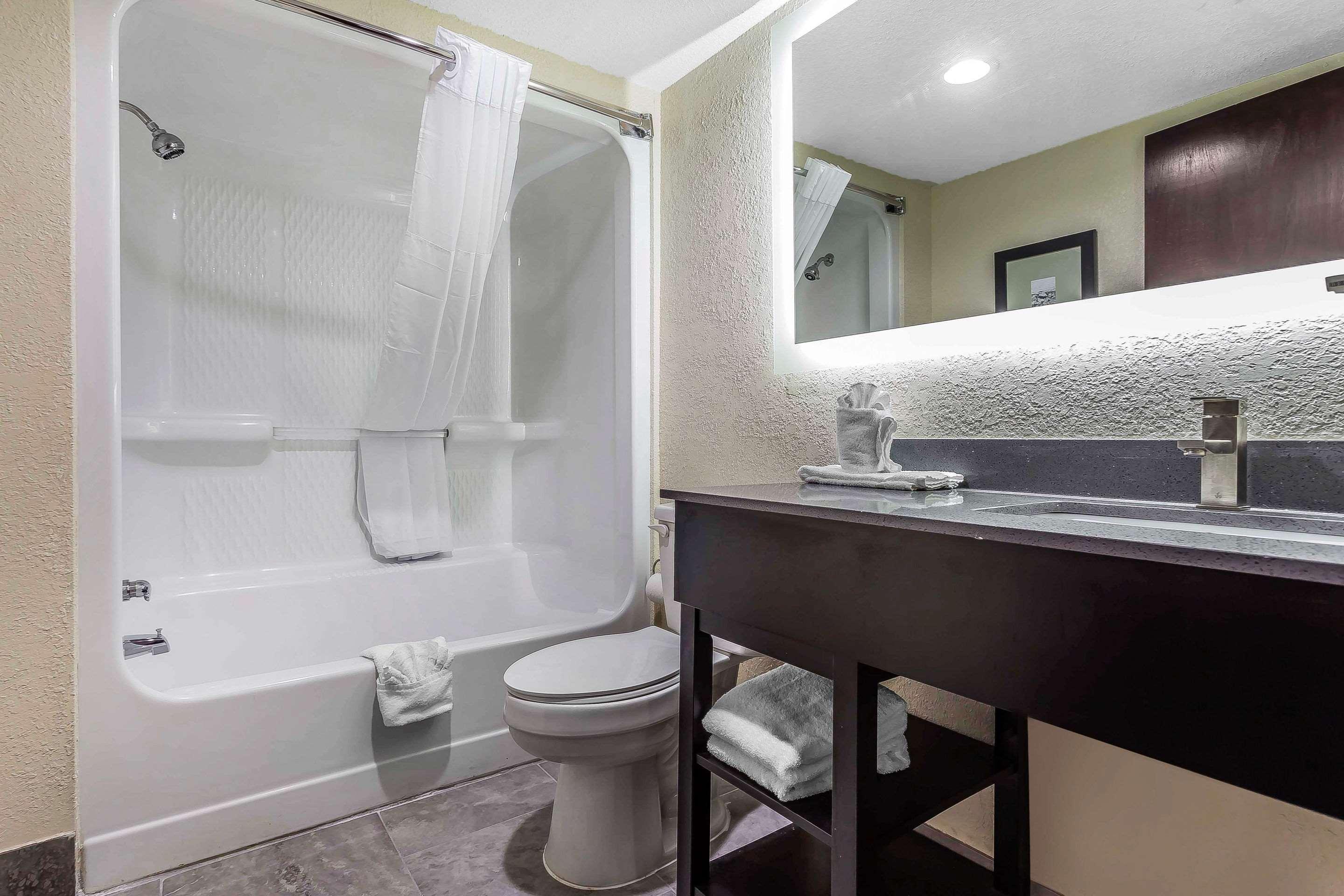 Quality Inn & Suites Солсбері Екстер'єр фото