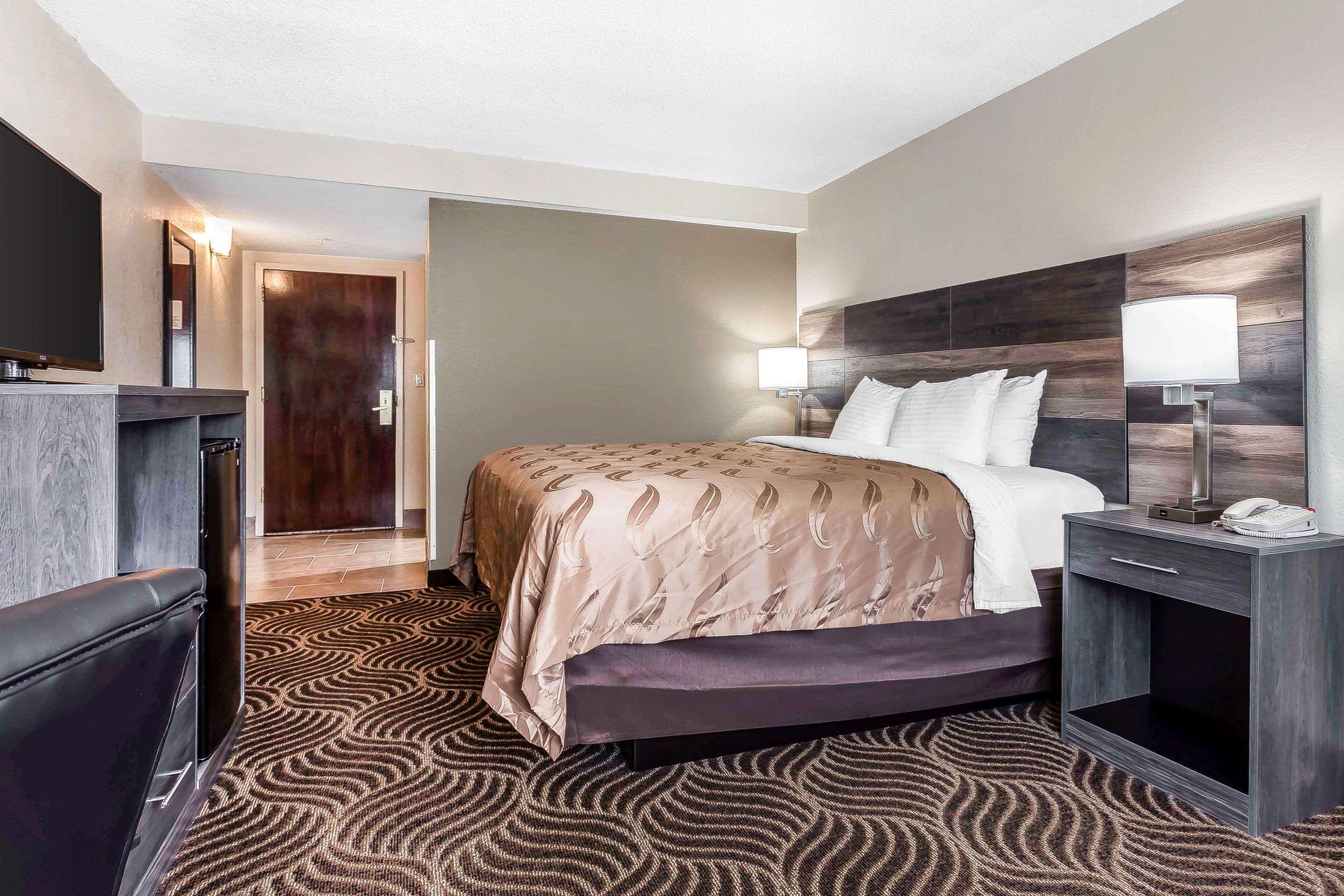 Quality Inn & Suites Солсбері Екстер'єр фото