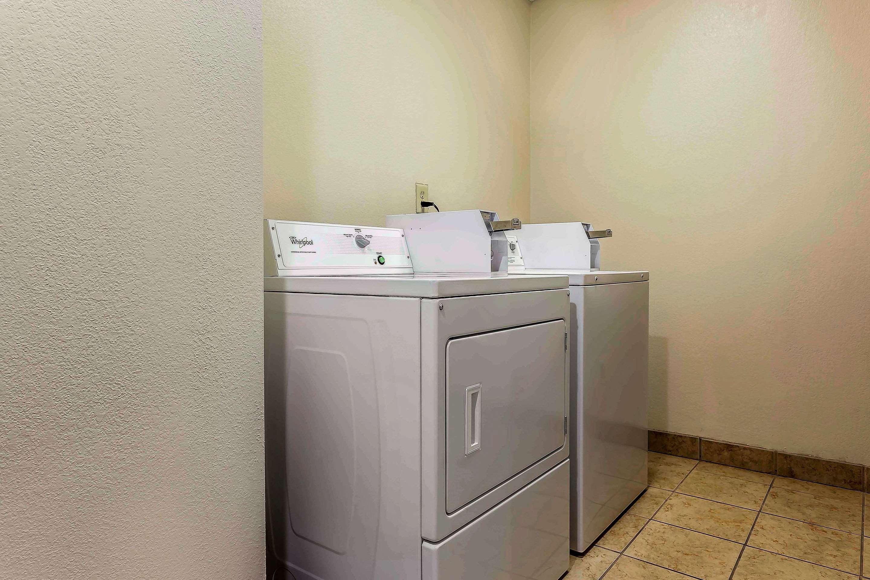 Quality Inn & Suites Солсбері Екстер'єр фото